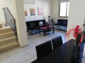 Polyxenia Holiday House